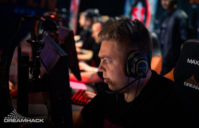 Bondik перешел в ESC Gaming к Edward