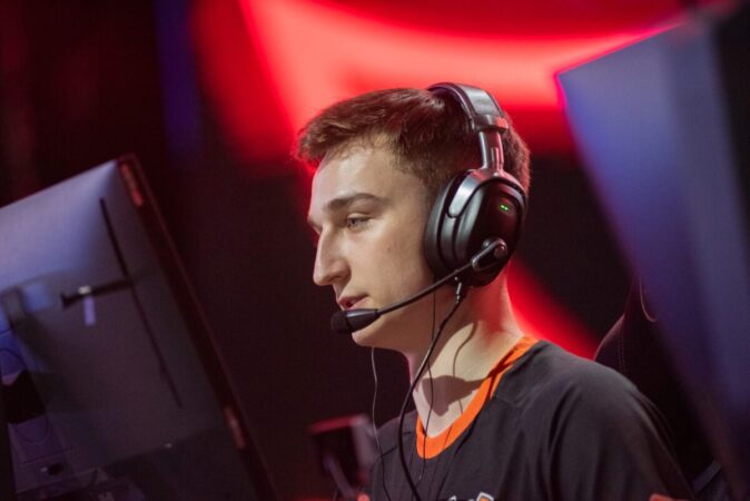 Команда Daxak обыграла Virtus Pro на Betboom Dacha