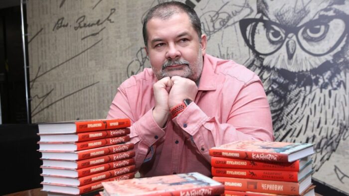 Сценарий для полнометражного фильма по “Смешарикам” напишет Сергей Лукьяненко