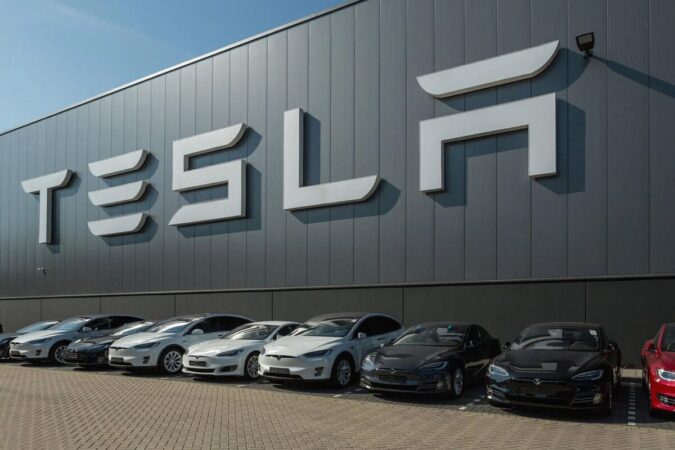 Скандальный судебный иск против Илона Маска привел совет директоров Tesla к «ситуации торнадо»