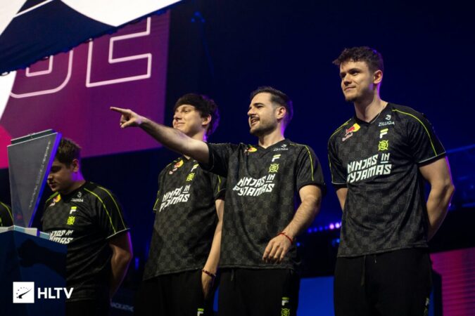 Ставка дня. NiP против Astralis в рамках BLAST Premier: Fall Groups 2024