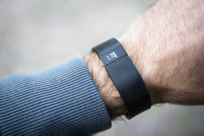 Google запускает ИИ‑тренера для платформы Fitbit