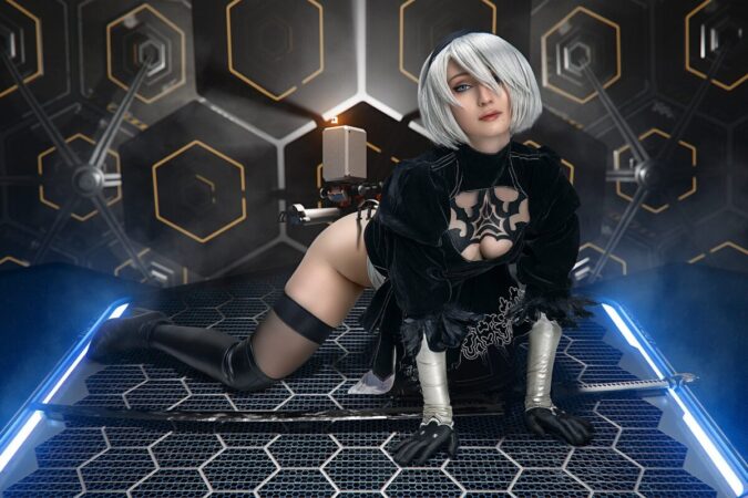 Перестань звать меня Мэм! Горячий косплей на 2B из Nier: Automata