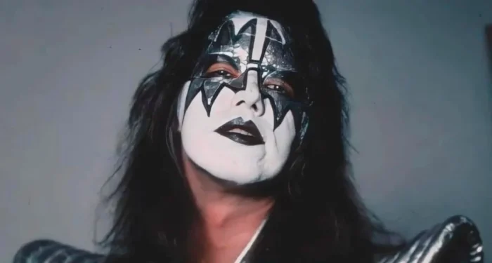 Умер ведущий гитарист группы Kiss