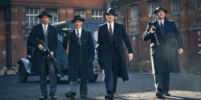 «Острые козырьки» возвращаются: Netflix и BBC готовят два новых сезона культового сериала